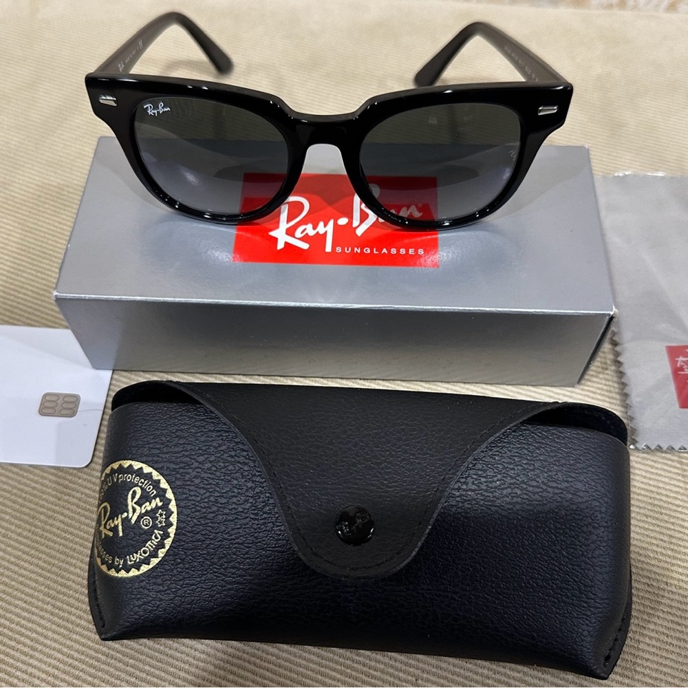 Ray-ban Meteor Custom Sunglasses with Gradient grey lenses